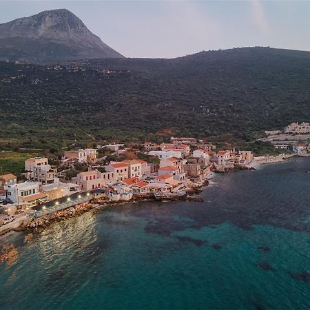 Aura Seafront Villa Néon Oítilon Exterior foto