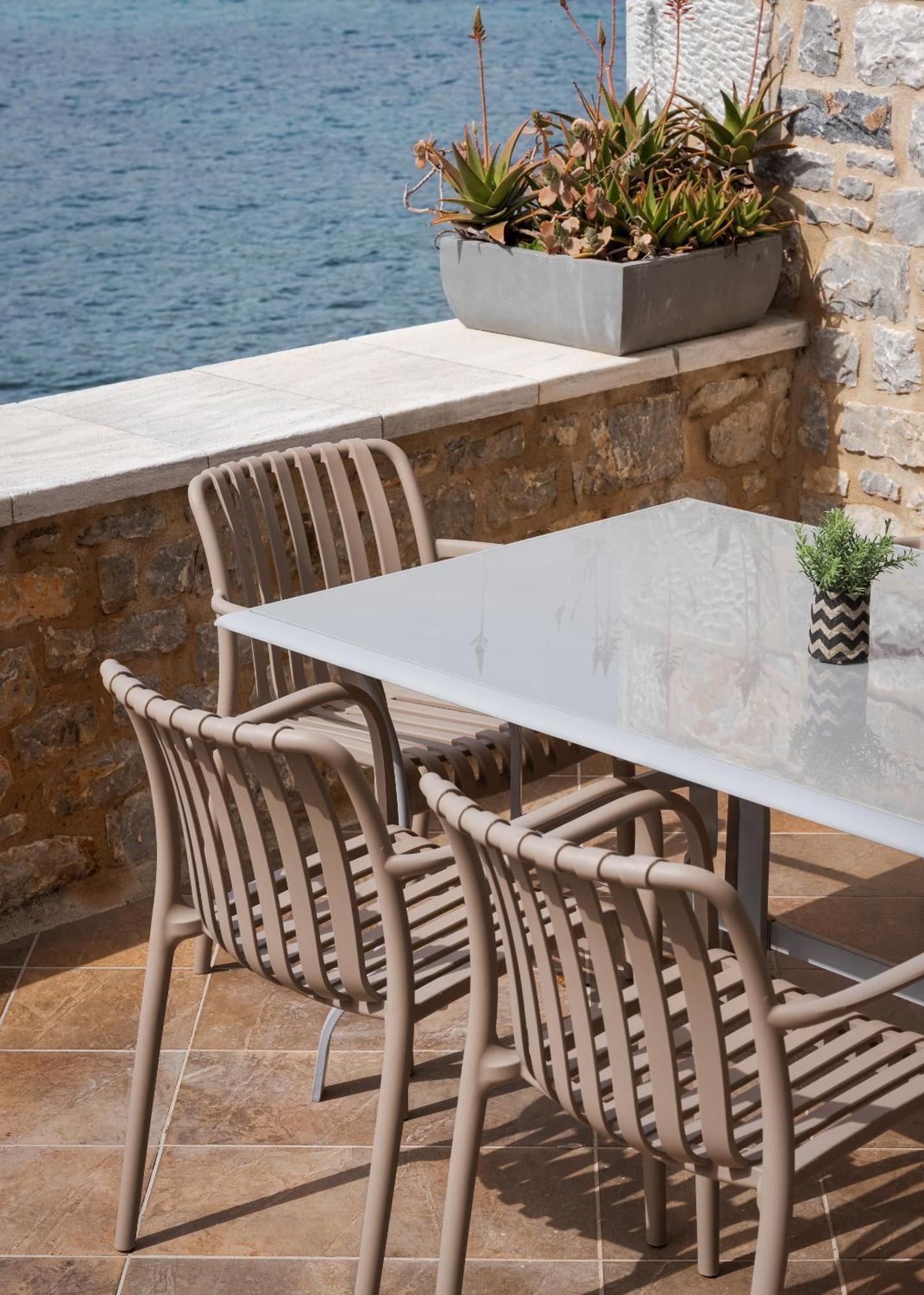 Aura Seafront Villa Néon Oítilon Exterior foto