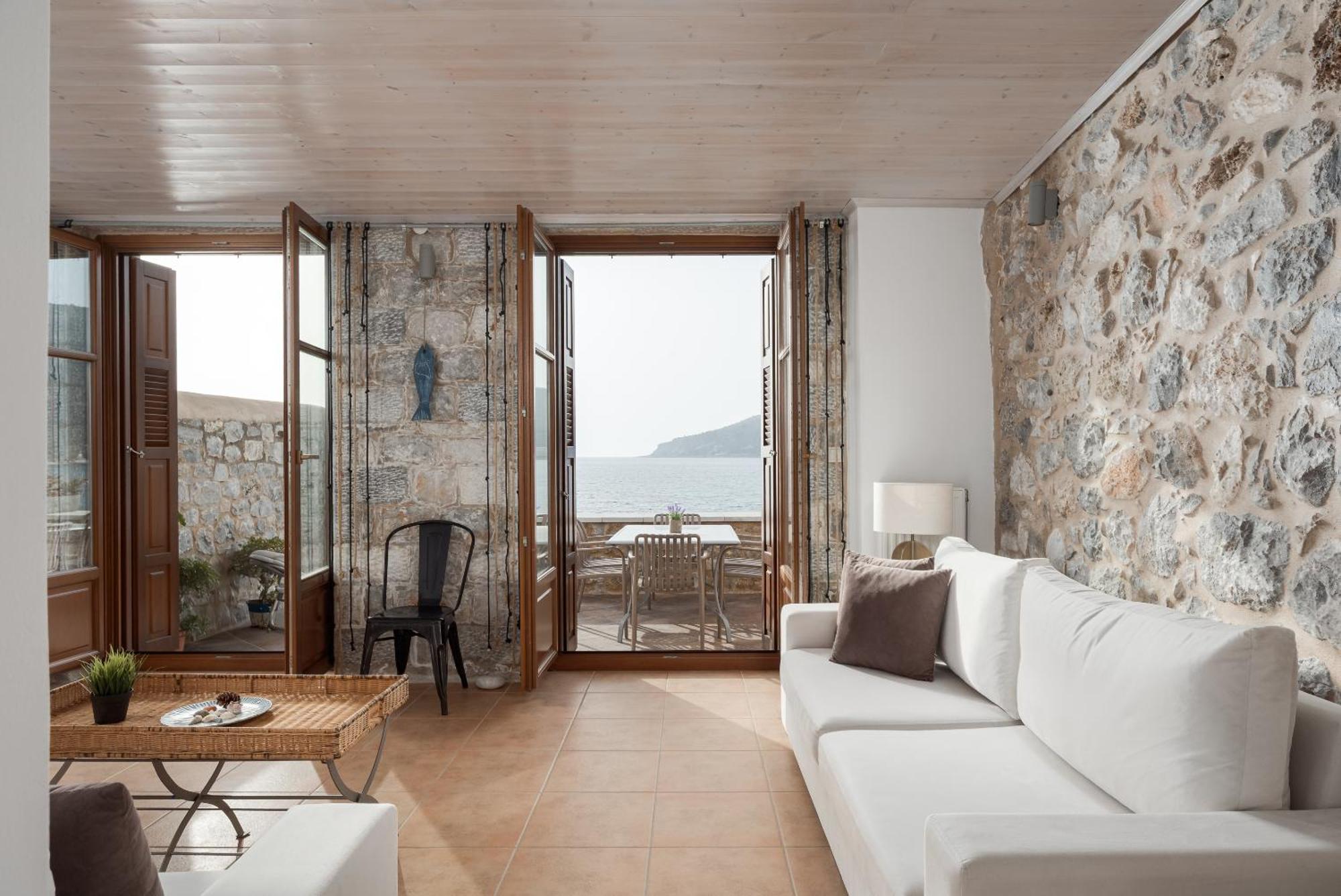 Aura Seafront Villa Néon Oítilon Exterior foto