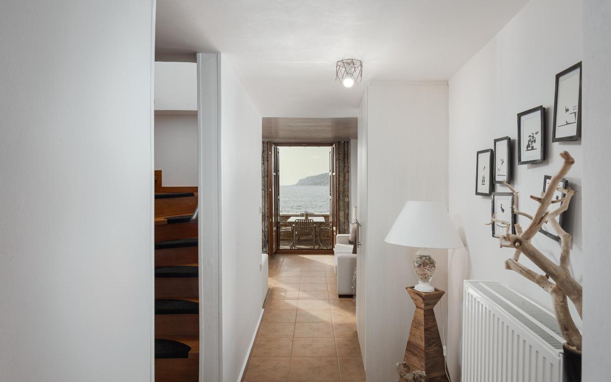 Aura Seafront Villa Néon Oítilon Exterior foto