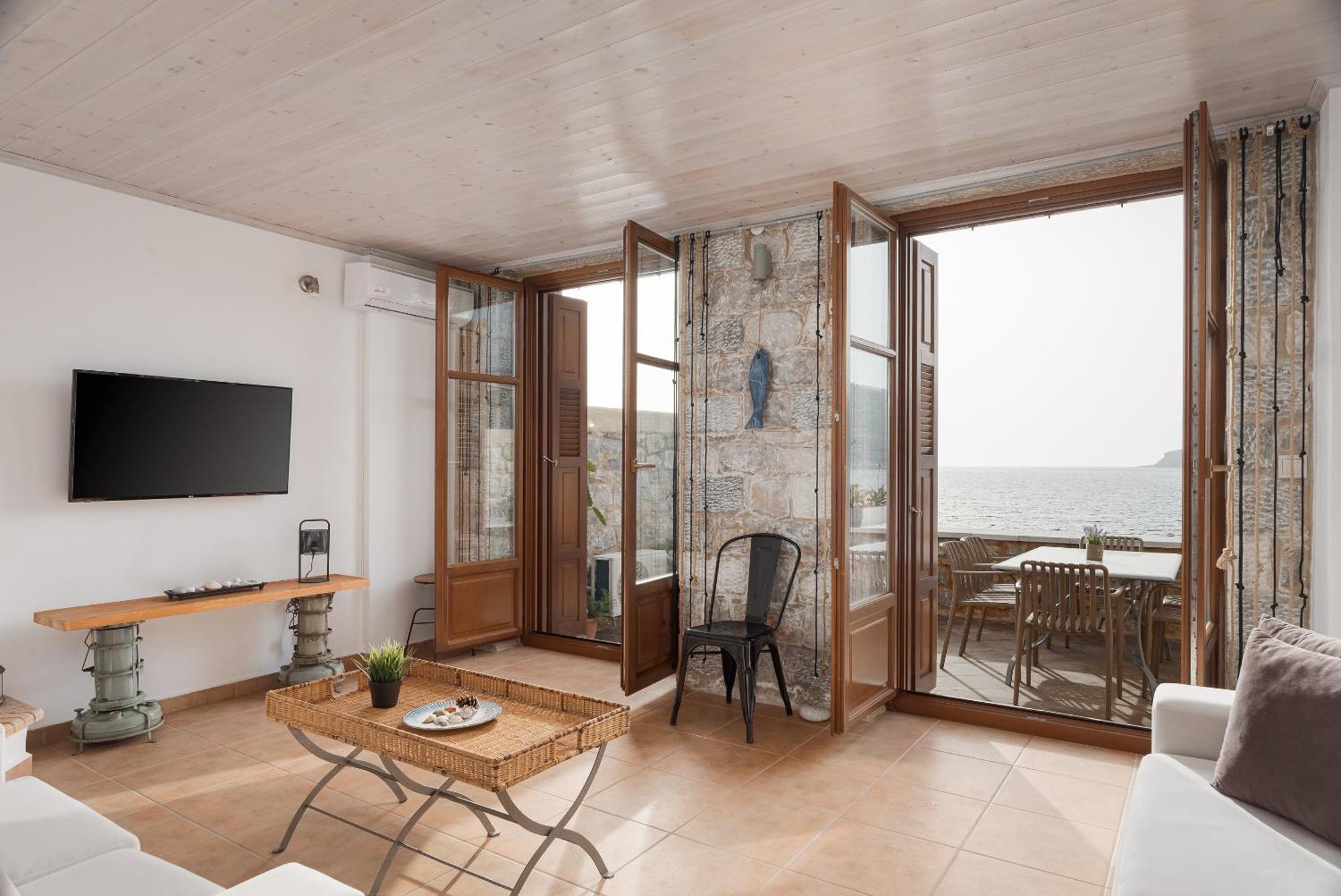 Aura Seafront Villa Néon Oítilon Exterior foto